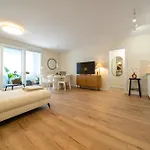 Apartment Nomadnest Split