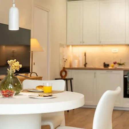 Nomadnest Apartment Split